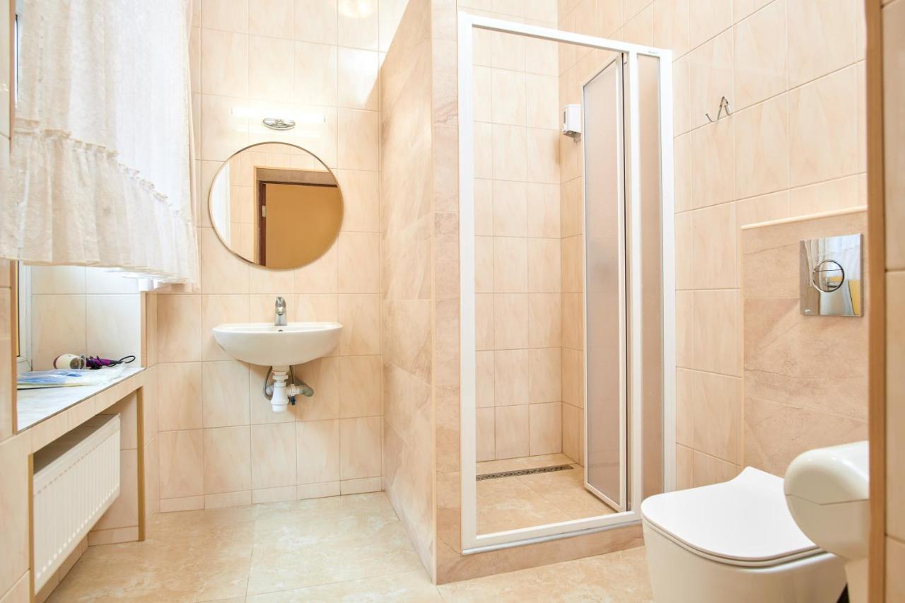 Odessa Comfort House Aparthotel Buitenkant foto
